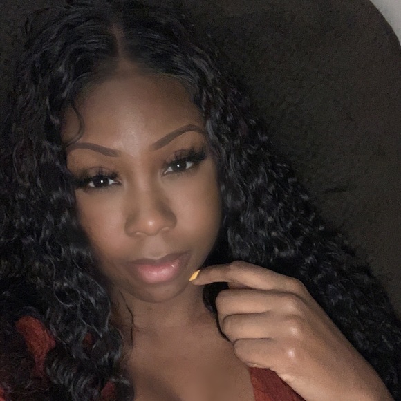 Meet your Posher, Kayla - Picture 1 of 1